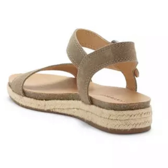 New Lucky Brand Gadine Suede T- Strap Sandals - Picture 4 of 13